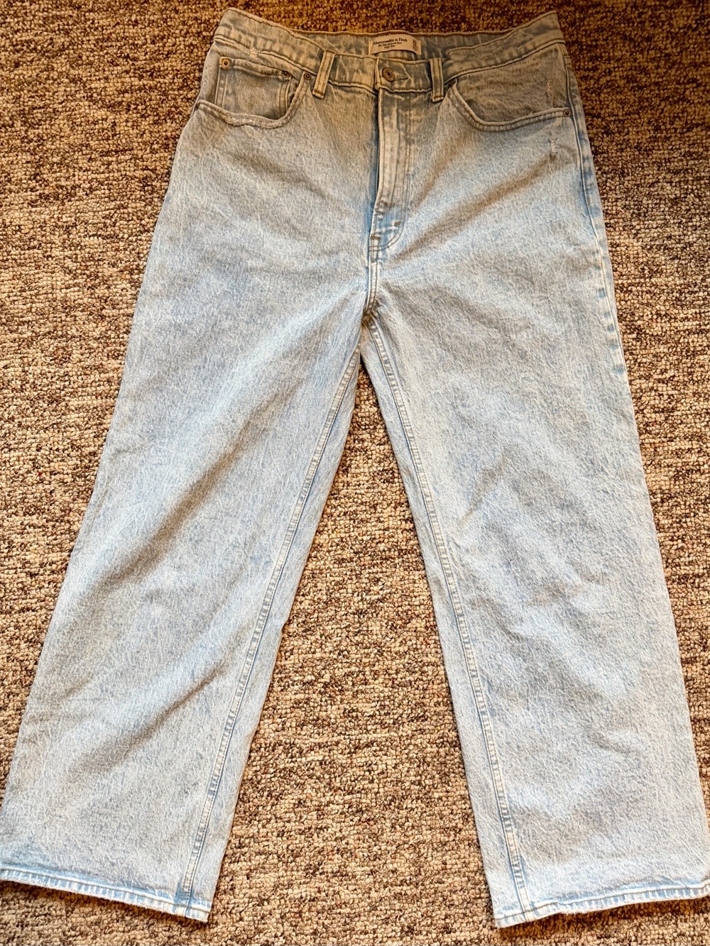 Abercrombie & Fitch “The 90’s Relaxed Jean”, High Rise, Extra Short length